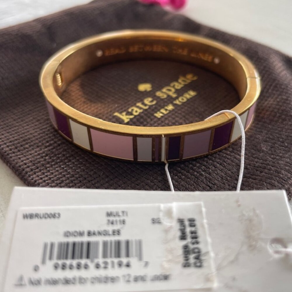 KATE SPADE BANGLE "READ BETWEEN THE LINES" HINGED CLOSE NWT - Picture 6 of 7